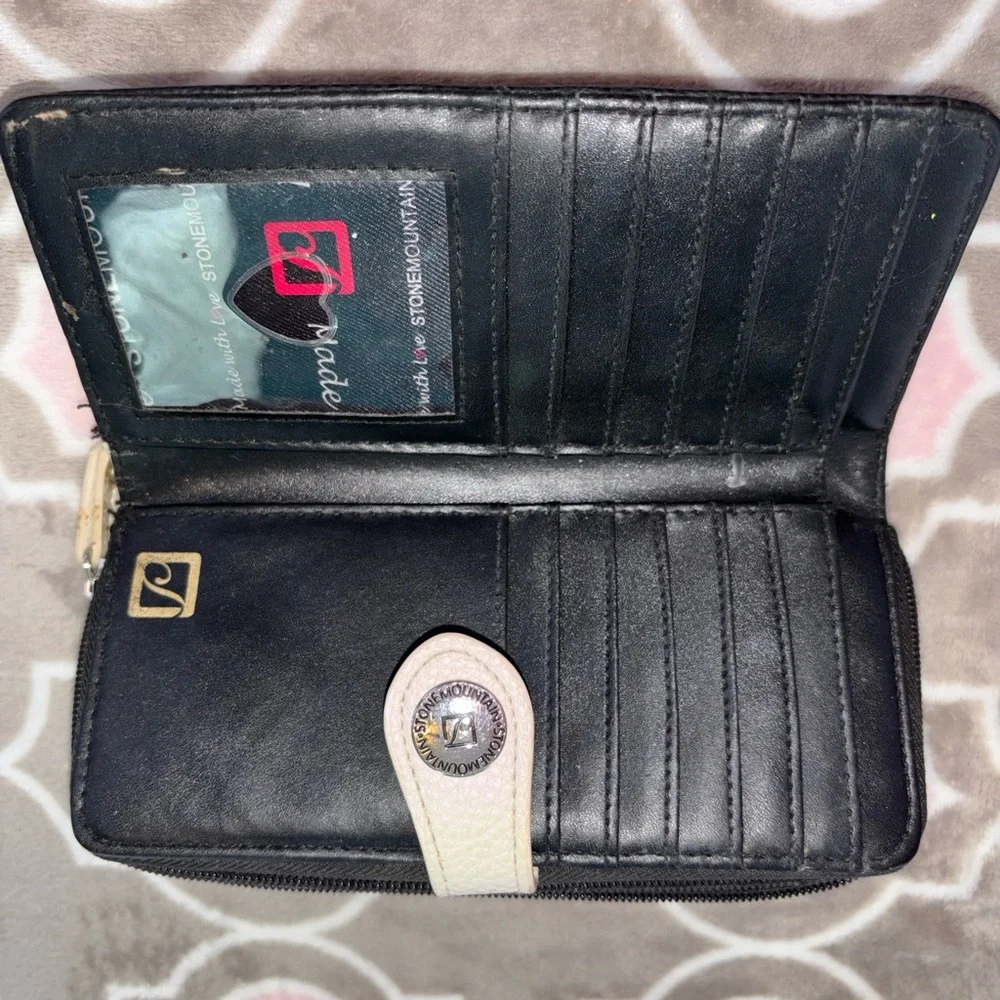 Stone Mountain Black and Cream Leather Zip Wallet Pebbled Two Tone Organizer - Picture 4 of 5